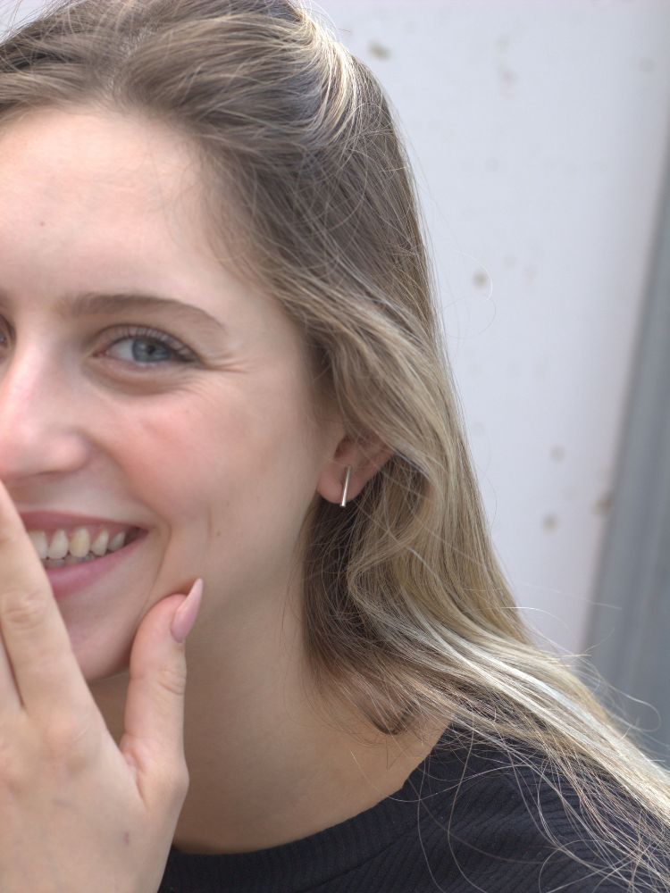 עגילי 'מקל וגזר' עגילי 'מקל וגזר'